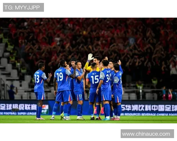 足球明星进球瞬间球迷狂欢表情大揭秘尽显激情与喜悦